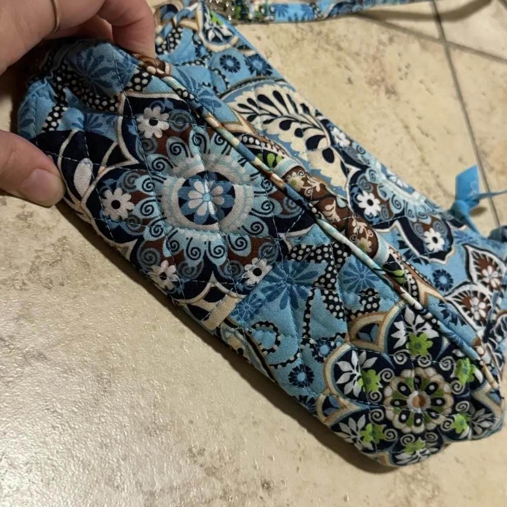Vera Bradley Crossbody Bag in the Retired Bali Blue Print
